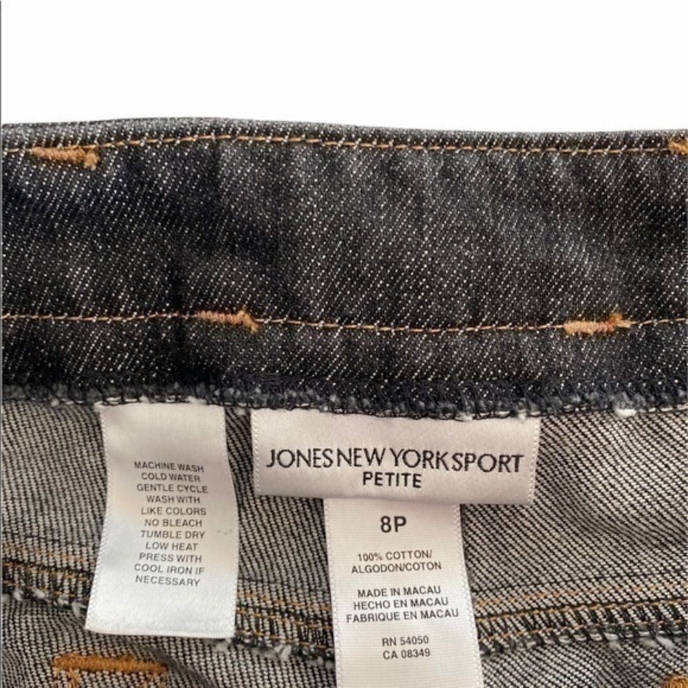 Jones New York Sport Floral Embellished Jeans 8 Petite - Picture 3 of 3